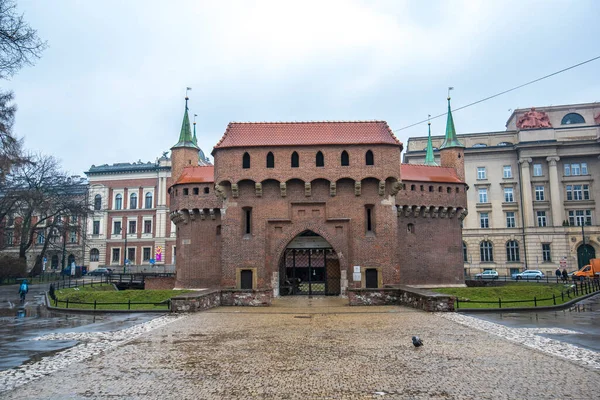 Krakow Poland Квітня 2019 Krakows Barbican Середньовічна Оборонна Фортеця Центральні — стокове фото