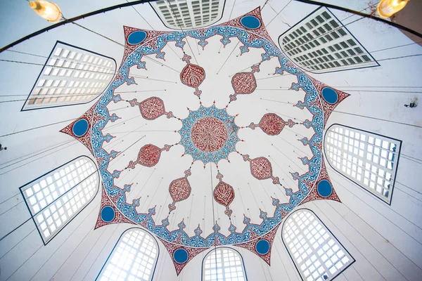 İSTANBUL, TURKEY - 08 Nisan 2019: Mimar Sinan Sinan tarafından inşa edilen Ayasofya müzesi kompleksinin topraklarında bulunan Sultan 'ın 3. Mehmed, 2. Selim, Murad, 1.