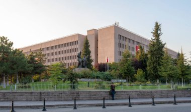 Ankara, Türkiye - 20 Ekim 2019: Sihhiye Mahallesi 'nde bulunan Adalet Sarayı Adliyesi. Adalet Sarayı.