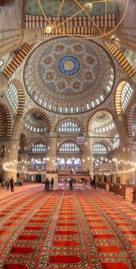 EDIRNE, TURKEY - 30 Haziran 2019: Edirne, Türkiye 'deki Selimiye camiinin içi. Cami Sultan II. Selim tarafından yaptırıldı ve Mimar Sinan tarafından inşa edildi. Unesco miras sitesi.