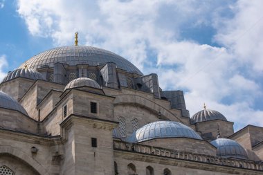 Süleyman Camii, İstanbul, Türkiye 'deki Osmanlı İmparatorluk Camii. Kentin en büyük camii ve Türkiye 'nin en tanınmış camilerinden biridir.