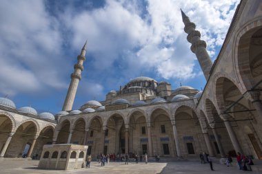 Süleyman Camii, İstanbul, Türkiye 'deki Osmanlı İmparatorluk Camii. Kentin en büyük camii ve Türkiye 'nin en tanınmış camilerinden biridir.