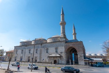 Edirne, Türkiye - 10 Mayıs 2019: Eski Cami Manzarası (Eski Cami veya Ulu Cami). 15. yüzyılın başlarında Osmanlı camisi. Emir Süleyman 'ın emri, Beyazit' in oğullarından biri.