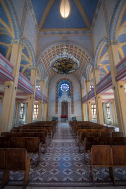 Edirne, Türkiye - 24 Nisan 2019: Büyük Edirne Sinagogu (Türkçe: Buyuk Sinagog) veya Kal Kadosh ha-Gadol 'un içi. Türkiye 'deki Yahudi cemaati için ibadet yeri.