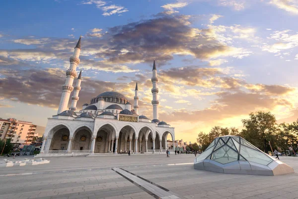 Nova Mesquita Melike Hatun Perto Parque Genclik Capital Ancara Turquia — Fotografia de Stock