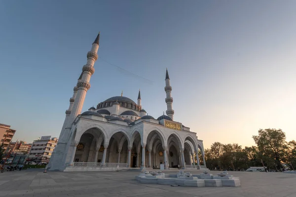 Nova Mesquita Melike Hatun Perto Parque Genclik Capital Ancara Turquia — Fotografia de Stock