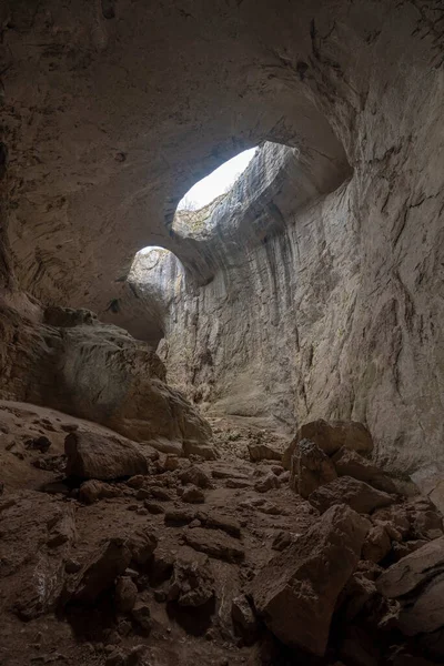 Vista Panorámica Cueva Prohodna También Conocida Como Los Ojos Dios — Foto de Stock