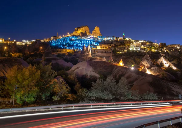 Widok Nocny Zamku Uchisar Małe Ale Piękne Miasteczko Kapadocji Turcji — Zdjęcie stockowe