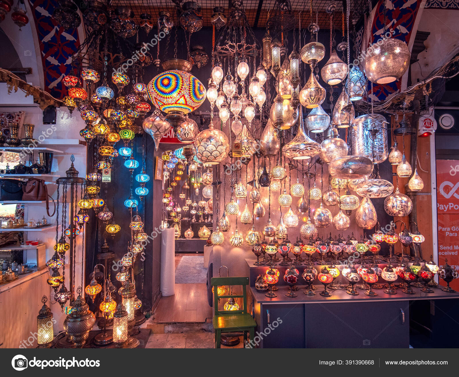 イスタンブール トルコ 2019 お土産店で素晴らしい伝統的な手作り
