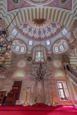 İstanbul, Türkiye - 20 Nisan 2019: Uskudar ilçesinde Mimar Sinan 'ın Mihrimah Sultan Cami Camii' nin içi