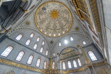 İstanbul, Türkiye - 26 Nisan 2019: İstanbul Tophane ilçesinde Sultan 2. Mahmut tarafından inşa edilen Nusretiye Camii 'nin içi 1826 yılında ibadete açıldı. Mimar Krikor Balyan.