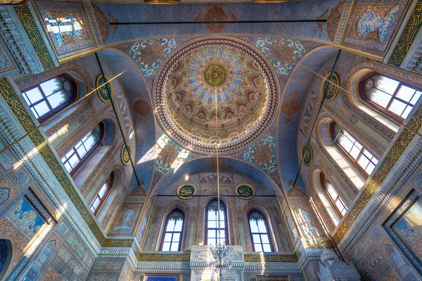 Estambul Turquía Abril 2019 Interior Mezquita Del Sultán Pertevniyal Valide — Foto de Stock