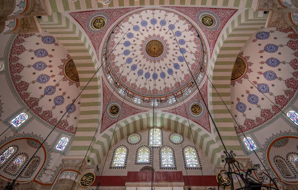 Istanbul Turcia Aprilie 2019 Interiorul Moscheii Mihrimah Sultan Cami Mimar — Fotografie, imagine de stoc