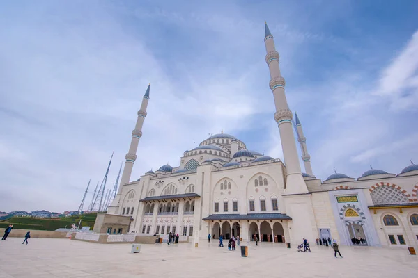 Istanbul Turquia Abril 2019 Mesquita Camlica Durante Dia Nova Mesquita — Fotografia de Stock