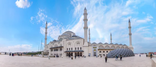 Станбул Туркей Апреля 2019 Года Мечеть Камлика День Новая Мечеть — стоковое фото