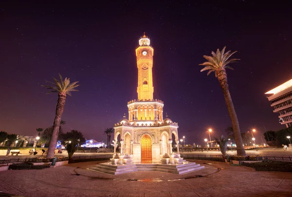 Konak Square Gatuvy Med Gamla Klocktornet Saat Kulesi Natten Efter — Stockfoto