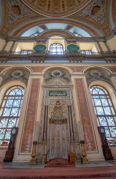 Estambul Turquía Mayo 2019 Interior Mezquita Dolmabahce Dolmabahce Camii También — Foto de Stock
