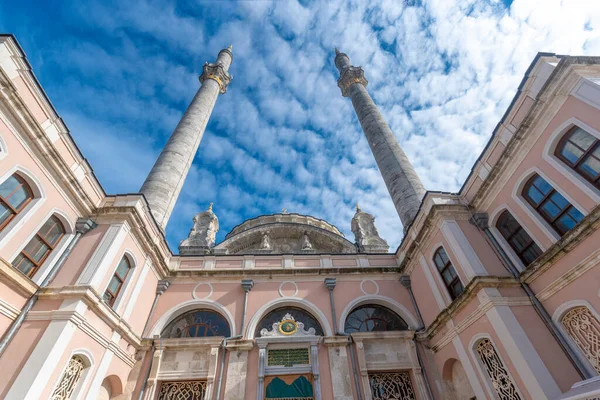 Estambul Turquía Abril 2019 Vista Mezquita Ortakoy Puente Del Bósforo — Foto de Stock