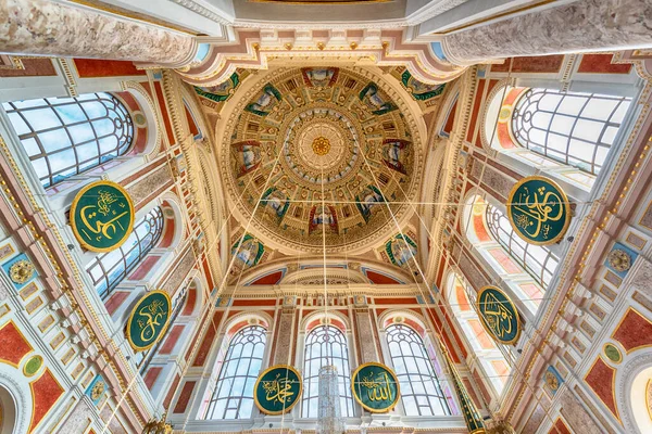 Istambul Turquia Junho 2019 Interior Mesquita Ortakoy Besiktas Localizado Beira — Fotografia de Stock