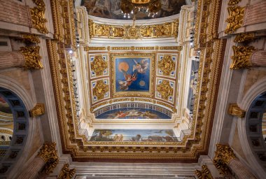 Saint Petersburg, Rusya - 15 Kasım 2019: Saint Isaac Katedrali veya Isaakievskiy Sobor 'un içi en büyük Rus Ortodoks kilisesidir (sobor). En büyük ortodoks bazilikasıdır..