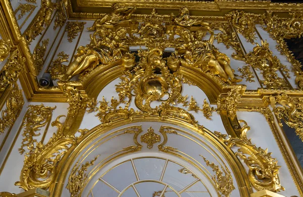 stock image Tsarskoye Selo (Pushkin), Saint Petersburg, Russia - 28 November, 2019:  Baroque golden interior of The Catherine Palace, located in the town of Tsarskoe selo. Russian residence of Romanov Tsars