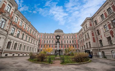Saint Petersburg, Rusya - 30 Kasım 2019: House of the Sigorta şirketi 