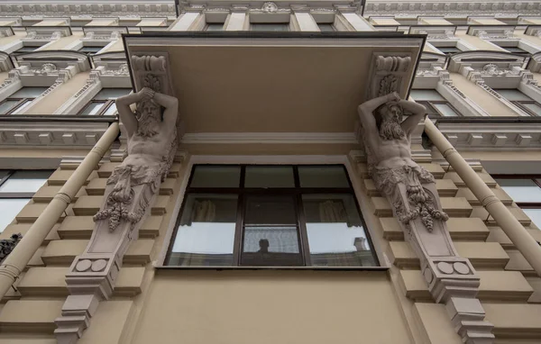Épület Homlokzata Klasszikus Neobarokk Stílusban Szobrokkal Szentpéterváron Oroszországban — Stock Fotó