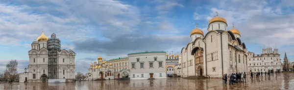 Панорама Соборной Площади Кремля Москва Россия Успенский Собор Патриарший Дворец — стоковое фото
