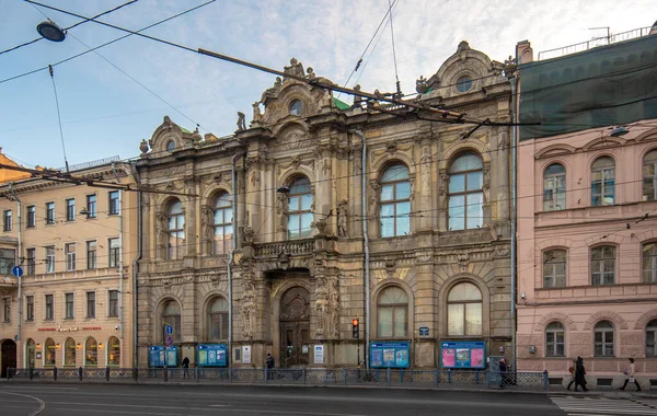 상트페테르부르크 러시아 2019 러시아 상트페테르부르크의 고전적 바로크 양식의 예포보아 건물의 — 스톡 사진