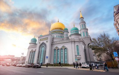 Moskova, Rusya. Rusya Federasyonu ve Avrupa 'nın en büyük ve en yüksek camilerinden biri olan Moskova Katedrali Camii.