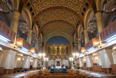 Moskova, Rusya - 16.02.2020: Koro Sinagogu iç mimarisi, Rusya 'nın ana sinagogu 