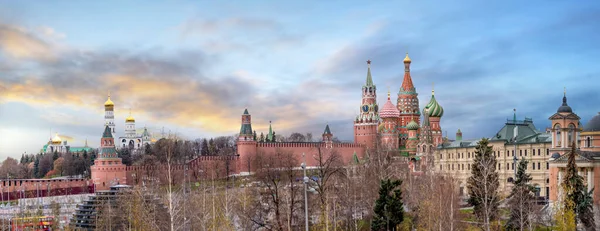 Moskova Kremlin Panoramik Manzarası Rusya Daki Aziz Basil Katedrali Olarak — Stok fotoğraf