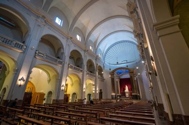 Barcelona, İspanya - 15.06.19 Parrquia de la Verge de Betlem (kilise), 1553, La Rambla yayasının sonunda, liman Vell 'e yakın. Birçok detay içeren barok görünümü.