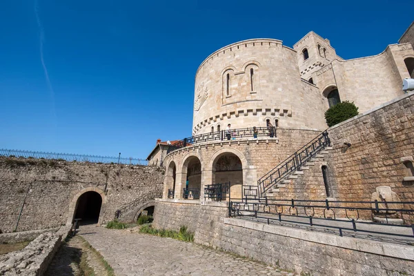 クルジェ アルバニア 2019 アルバニアのクルヤにあるSkanderbestg博物館 ジョージ キャストリオット Skanderbestg アルバニア人の英雄 クルジュ城と要塞 — ストック写真
