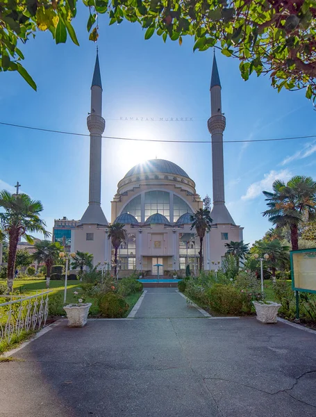 Мечеть Абу Бекр Мечеть Шейха Замиля Абдуллы Аль Замиля Великая — стоковое фото