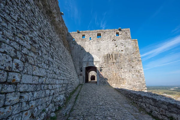 Zřícenina Hradu Pevnosti Rozafa Kostel Štěpána Shkoder Albánie Obklopen Řekami — Stock fotografie