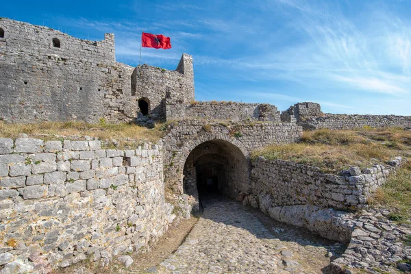 ロサファ城と要塞 聖シュテファン教会 ショコダー アルバニアの遺跡 ブナ川とドリン川に囲まれている 最も古く最も歴史のある町だけでなく重要な文化経済の中心地です — ストック写真