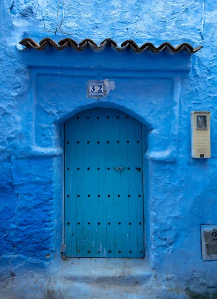 Típico Viejo Azul Intrincadamente Tallado Tachonado Puerta Riad Marroquí Marco — Foto de Stock