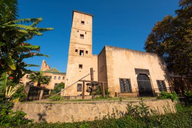 Fas 'ın Rabat kentindeki Udayas antik kalesi Kasbah' taki Endülüs Bahçeleri ve Oudayas Müzesi Bou Regreg nehrinin ağzında yer almaktadır. Başkentte Jardin Endülüs