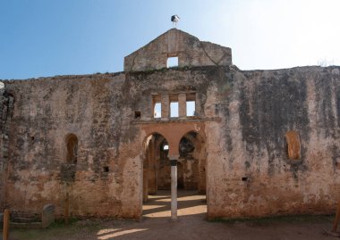 Eski Chellah Kalıntıları veya Sala Colonia, Rabat 'ın başkenti Fas' ta bulunan bir ortaçağ mezarlığıdır. D 'Abu Al-Hassan mozolesi. Eski kalıntılar ve tarihle dolu bir park. Unesco sitesi