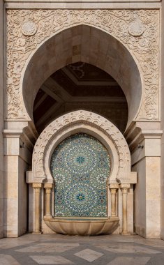 Casablanca, Fas 'taki Hasan II Camii. Fas 'taki en büyük cami ve Afrika' daki en güzel camilerden biri. Dünyanın en büyük 13. büyüğü..