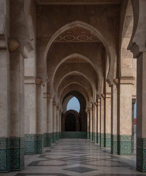 Casablanca Marruecos Arcos Camino Camino Mezquita Hassan Mezquita Más Grande —  Fotos de Stock