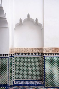 Marakeş, Fas - 18 Temmuz 2019: Dar Si Said 'in içi - Fas Sanat, El Sanatları, Halı ve Dokuma Müzesi Marakeş Medine. Ulusal Halı Müzesi Zellige fayans işi