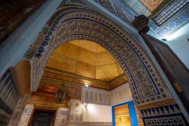 Marakeş, Fas - 18 Temmuz 2019: Dar Si Said 'in içi - Fas Sanat, El Sanatları, Halı ve Dokuma Müzesi Marakeş Medine. Ulusal Halı Müzesi Zellige fayans işi