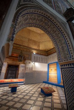 Marakeş, Fas - 18 Temmuz 2019: Dar Si Said 'in içi - Fas Sanat, El Sanatları, Halı ve Dokuma Müzesi Marakeş Medine. Ulusal Halı Müzesi Zellige fayans işi