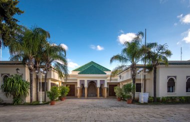 Fes, Fas - 30 Kasım 2019: Fez 'de bir evin görüntüsü. Antik şehir ve Fas 'ın en eski başkenti. Fas 'ın imparatorluk şehirlerinden biri. unesco Dünya Mirası Sitesi