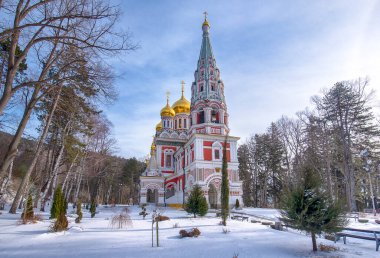 Bulgaristan 'ın Shipka kentinde İsa' nın Doğumu Anma Tapınağı, Rus Tarzı Kilise Katedrali (İsa 'nın Doğumu Manastırı) kış manzarası