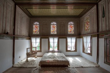 Bulgaristan 'ın Melnik kenti - 17.05.2020: En küçük Bulgar kasabası olan Melnik' teki geleneksel eski Bulgar evi Kordopulov Evi 'nin içi.