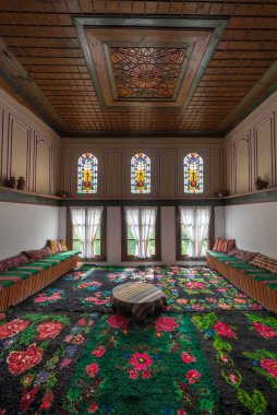 Bulgaristan 'ın Melnik kenti - 17.05.2020: En küçük Bulgar kasabası olan Melnik' teki geleneksel eski Bulgar evi Kordopulov Evi 'nin içi.