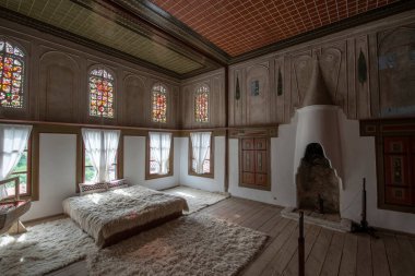 Bulgaristan 'ın Melnik kenti - 17.05.2020: En küçük Bulgar kasabası olan Melnik' teki geleneksel eski Bulgar evi Kordopulov Evi 'nin içi.